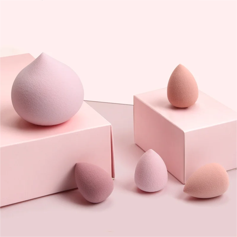 Lot de 5 Super Mini Puff Douces et Versatiles pour un Maquillage Impeccable