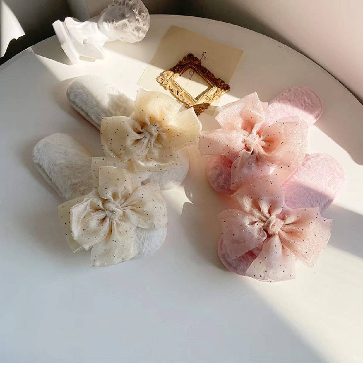 Pantoufles en organza avec nœud, rose pâle