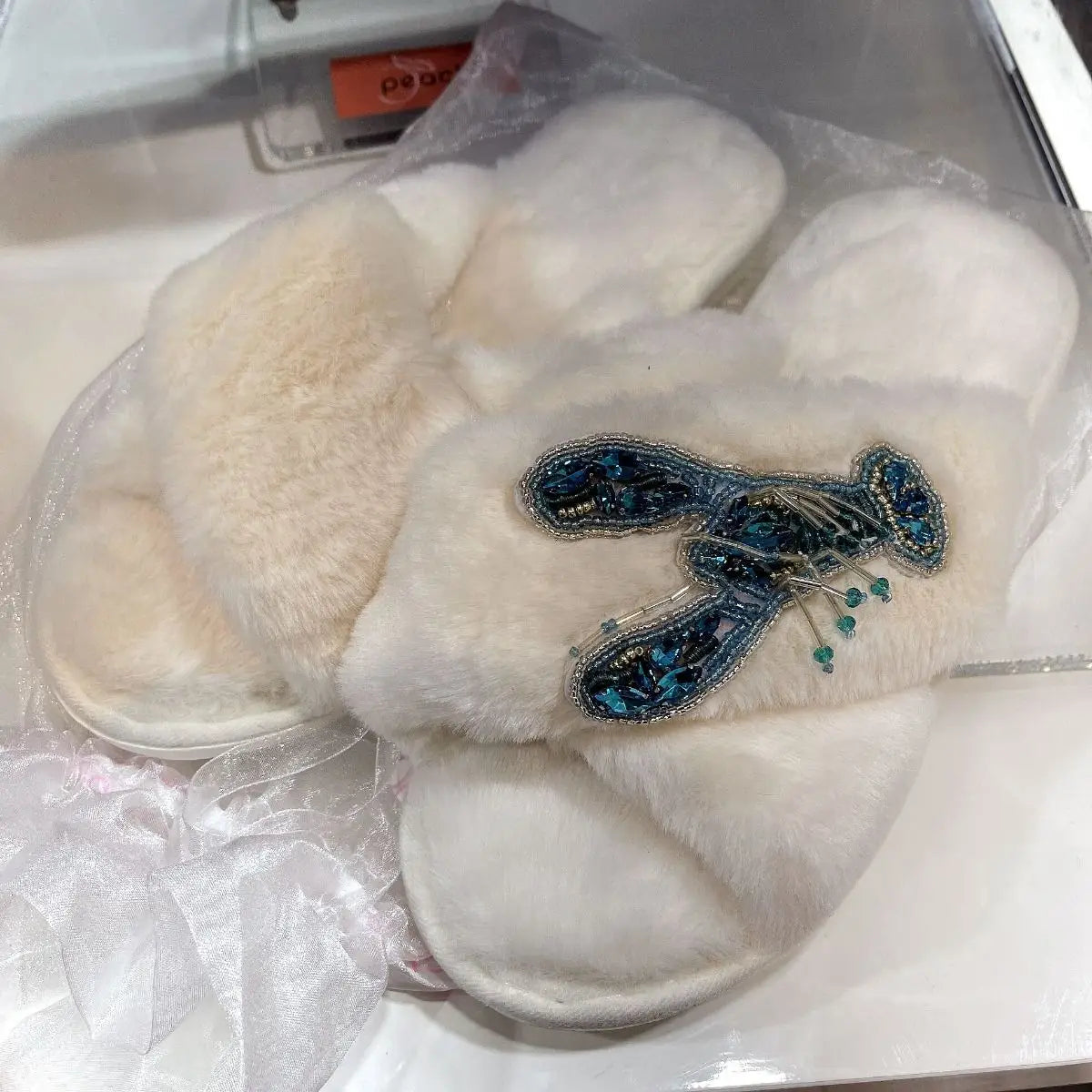 Chausson femme hiver avec bijoux homard bleu