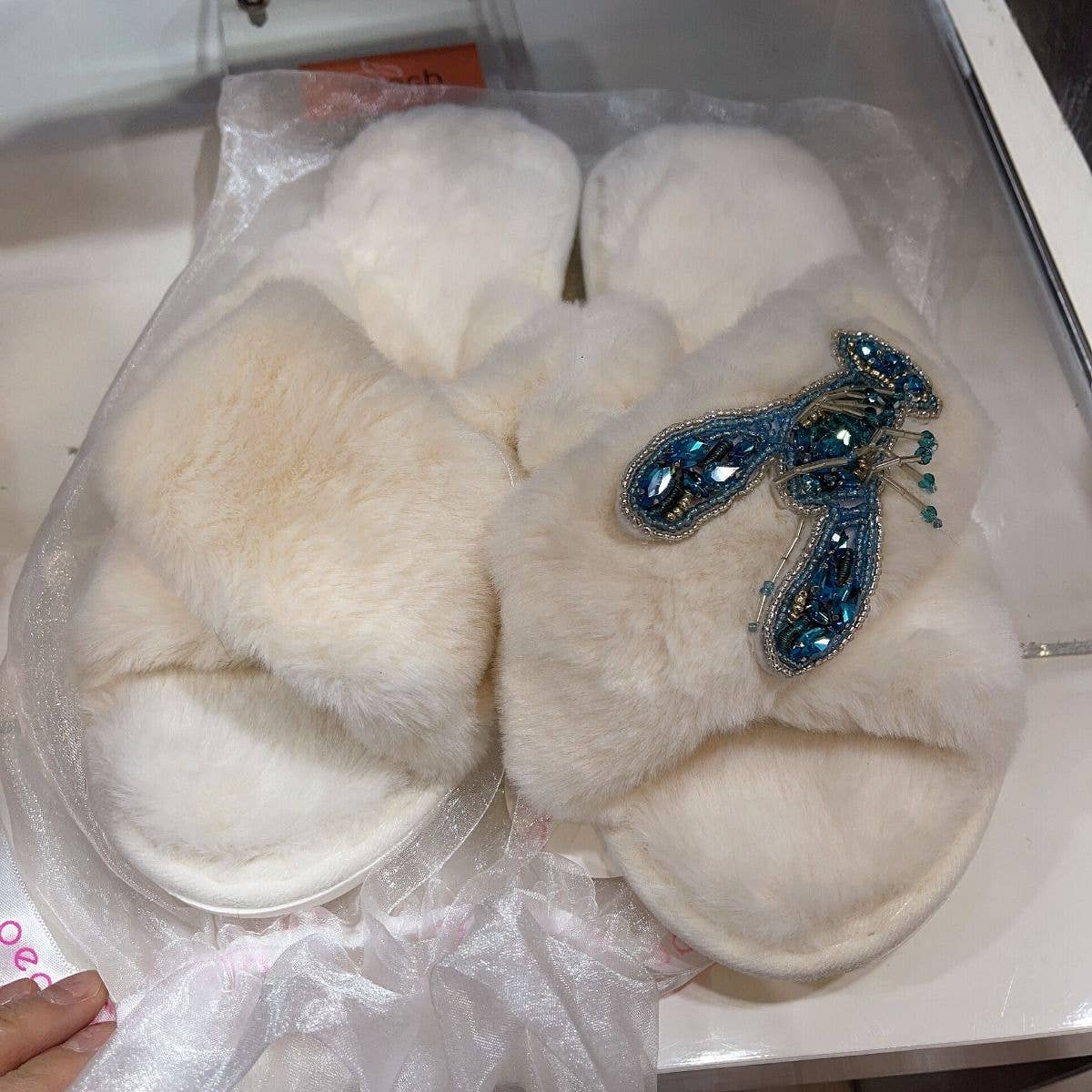 Chausson femme hiver avec bijoux homard bleu